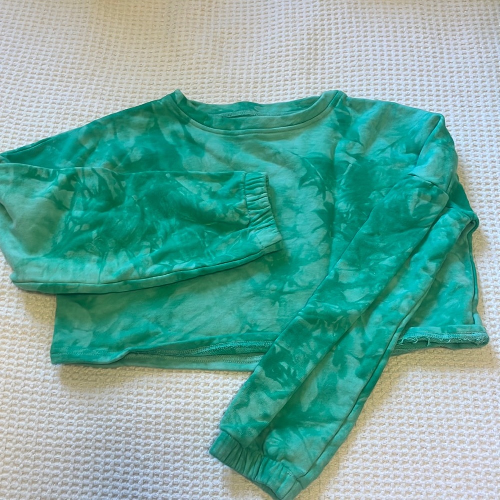 So cute but too small. Only worn once!